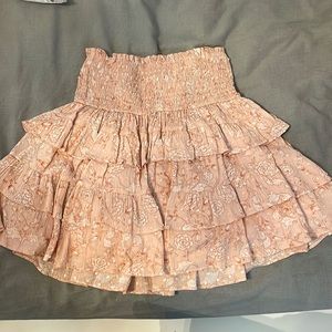 Cute and frilly skirt from Graffiti Boutique. In great condition